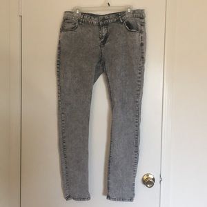Stonewashed skinny jeans